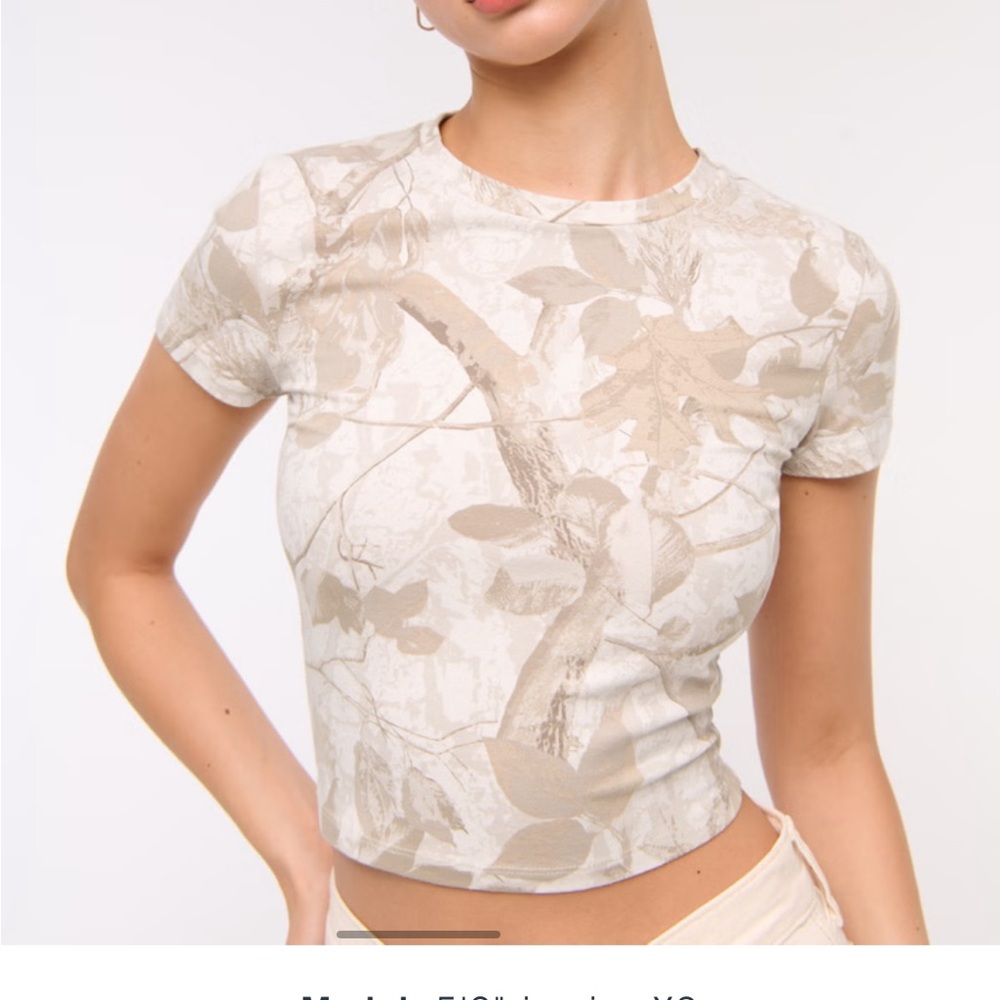 Abercrombie Essential Baby T